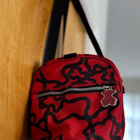 TOUS Bear Collection Red & Black Kaos Canvas Barrel Bag - 3 zipper pockets - Picture 5 of 10